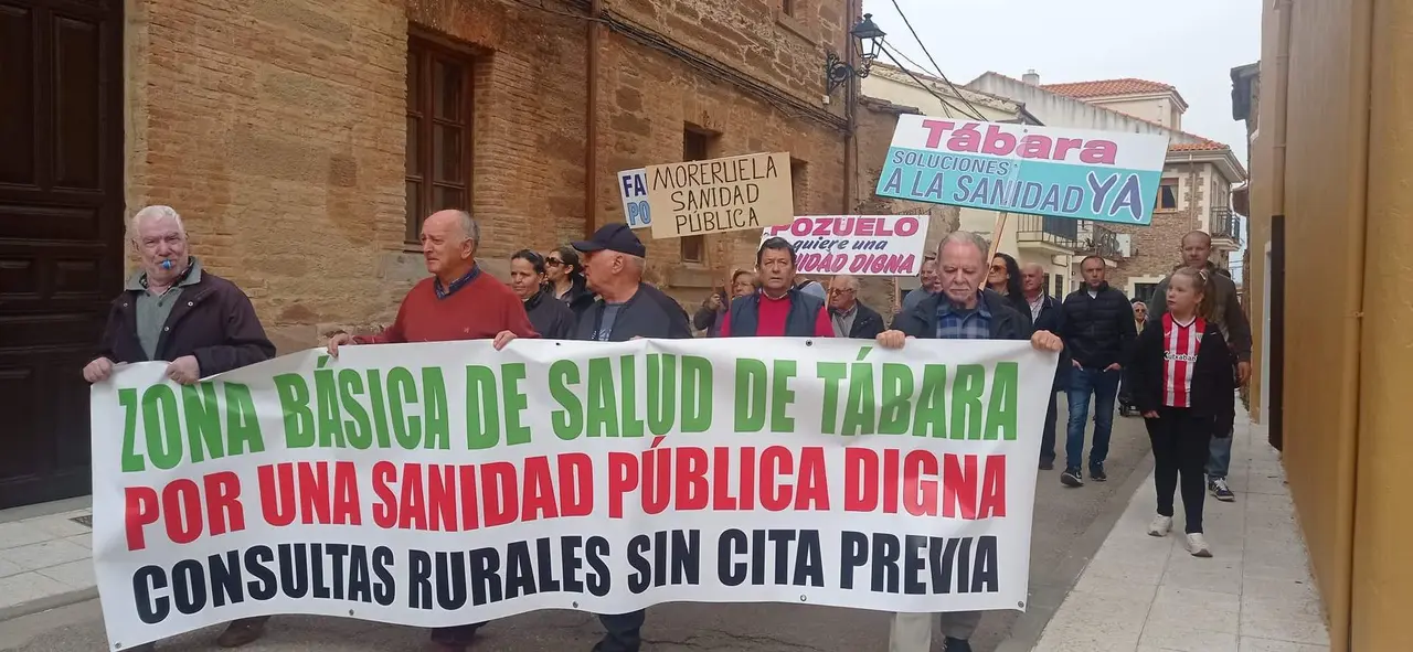 Protesta de la Plataforma por una Sanidad Pública Digna de la Zona Básica de Salud de Tábara