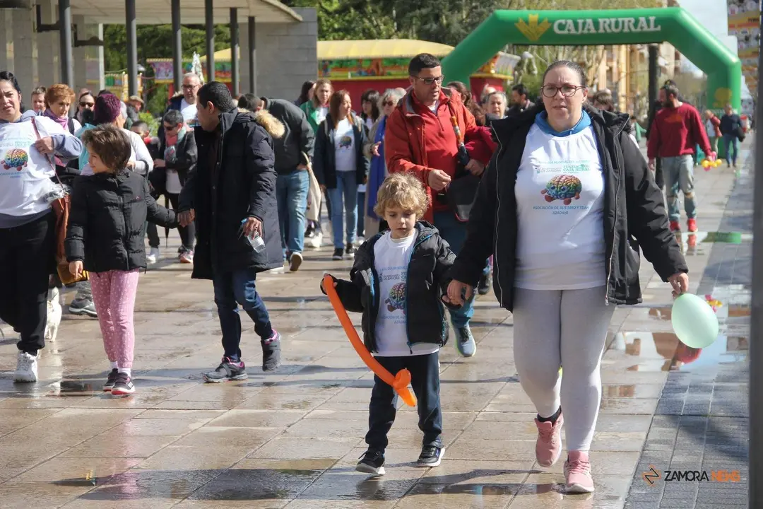 X Marcha Solidaria a favor de las Personas con Autismo  organizado por AZADAHI
