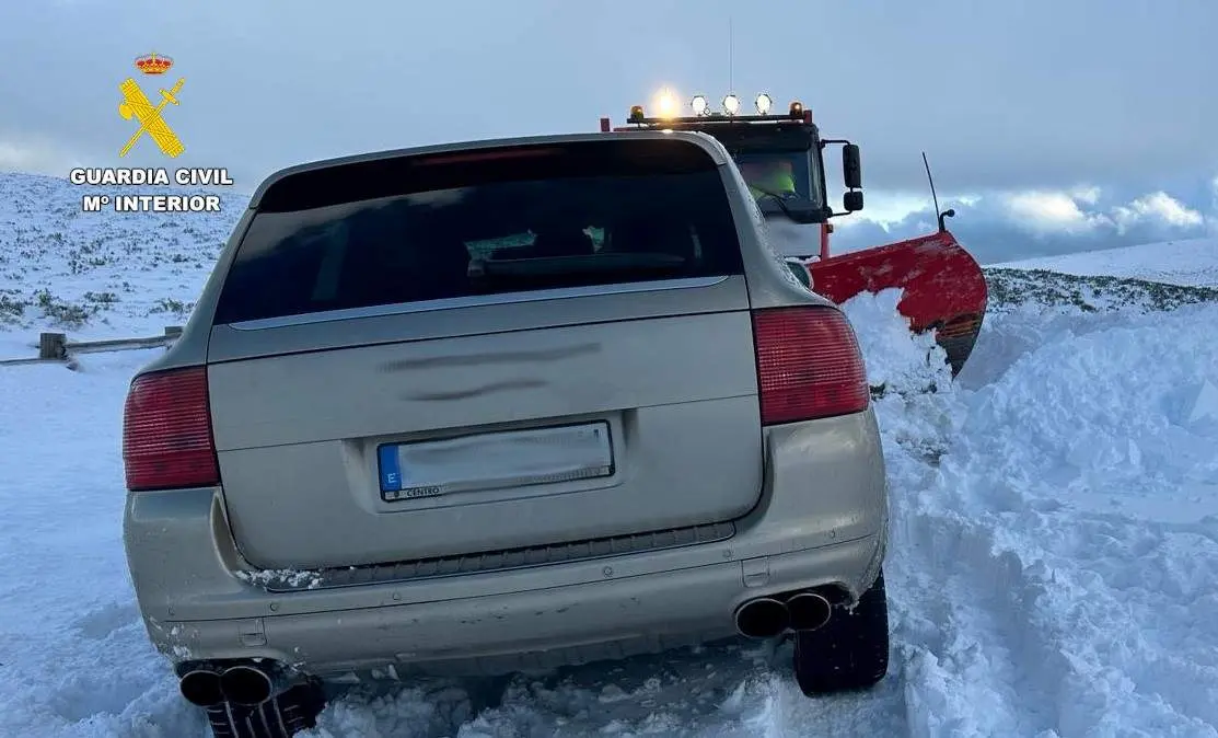 La Guardia Civil de Zamora auxilia a una familia atrapada en la Laguna de los Peces