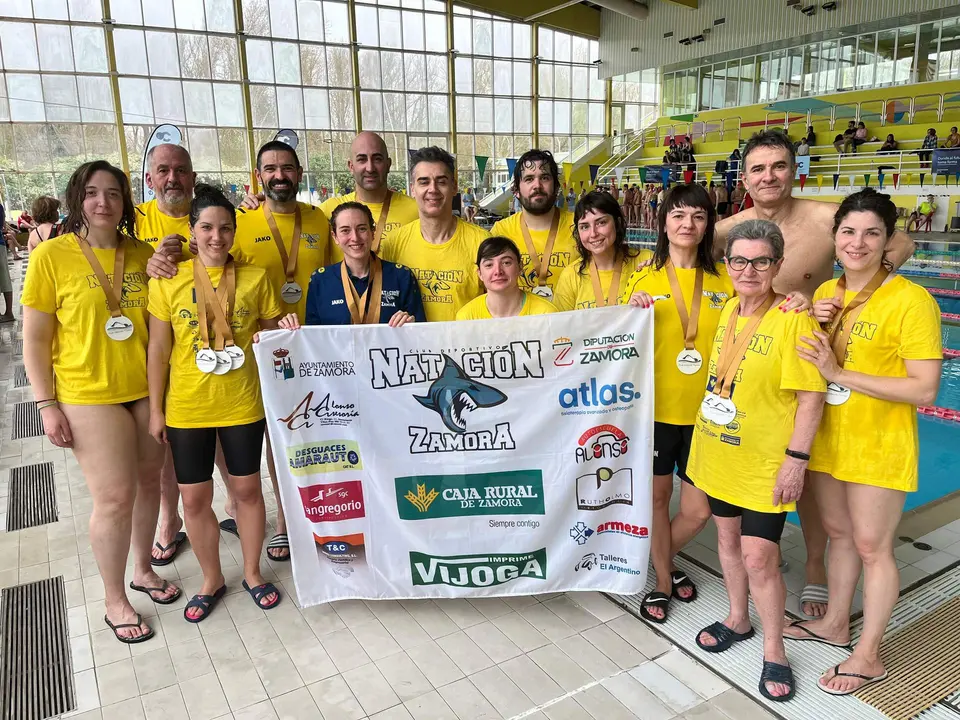 Deportistas del CD Natación Zamora en el Trofeo Open Master Tizona