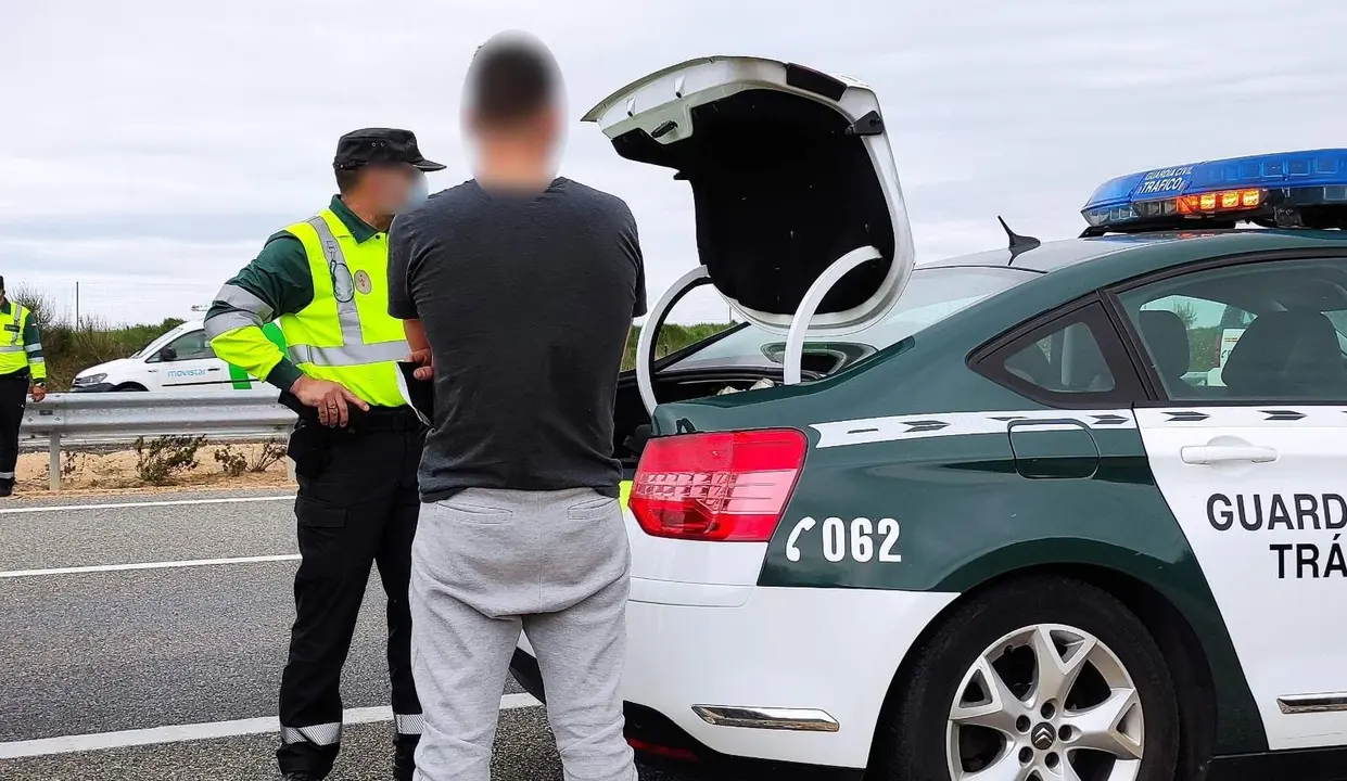 La Guardia Civil investiga a nueve personas como supuestos autores de un delito contra la seguridad vial