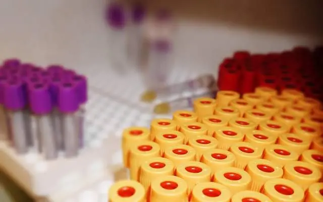 Material para la extracción de sangre