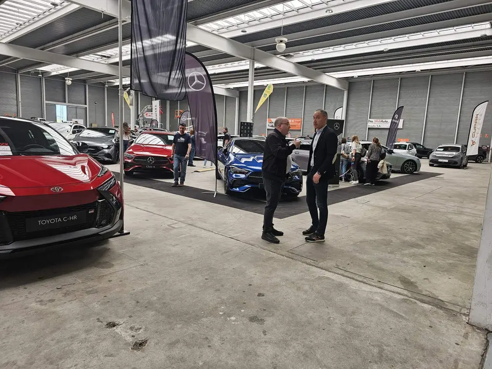 El vicepresidente cuarto de la Diputación de Zamora, diputado de Desarrollo Económico y presidente de Ifeza, Emilio Fernández Martínez, durante la inauguración de la Feria del Automóvil de Zamora