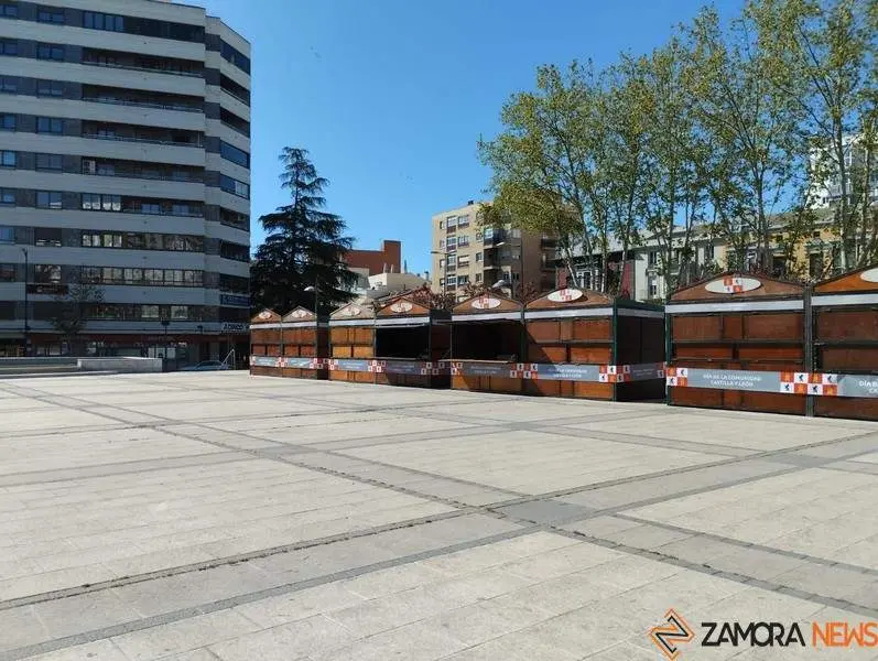 casetas en la Plaza de La Marina día CyL