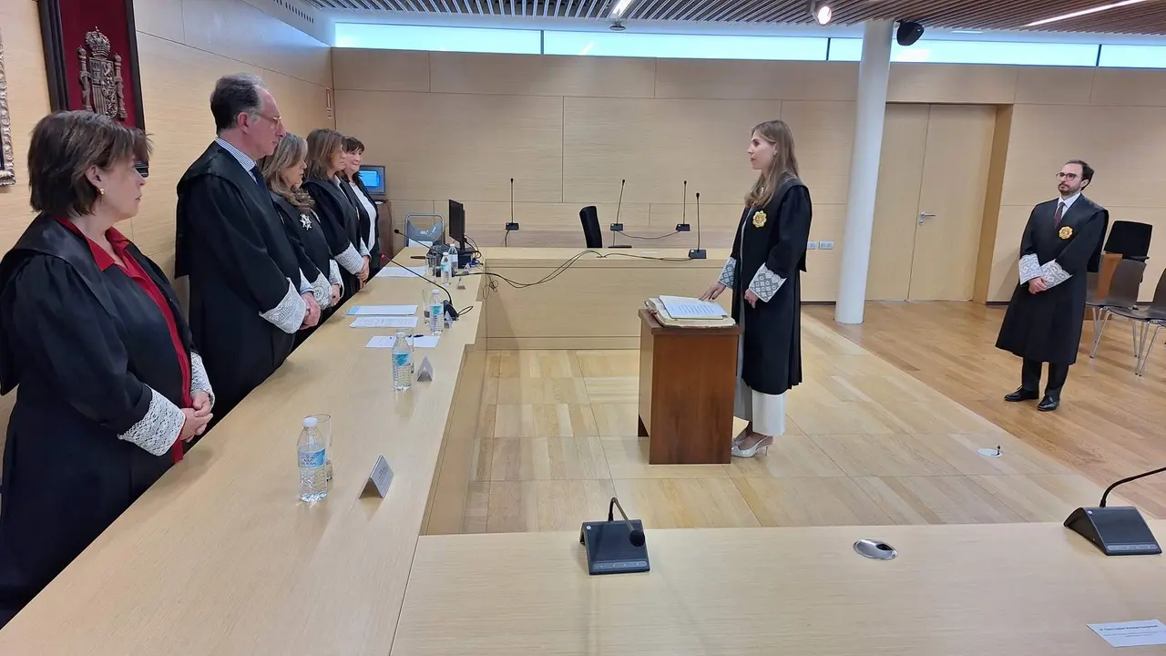Clara Isabel Méndez Fernández, en el momento de la jura ante la Sala de Gobierno del TSJCyL.