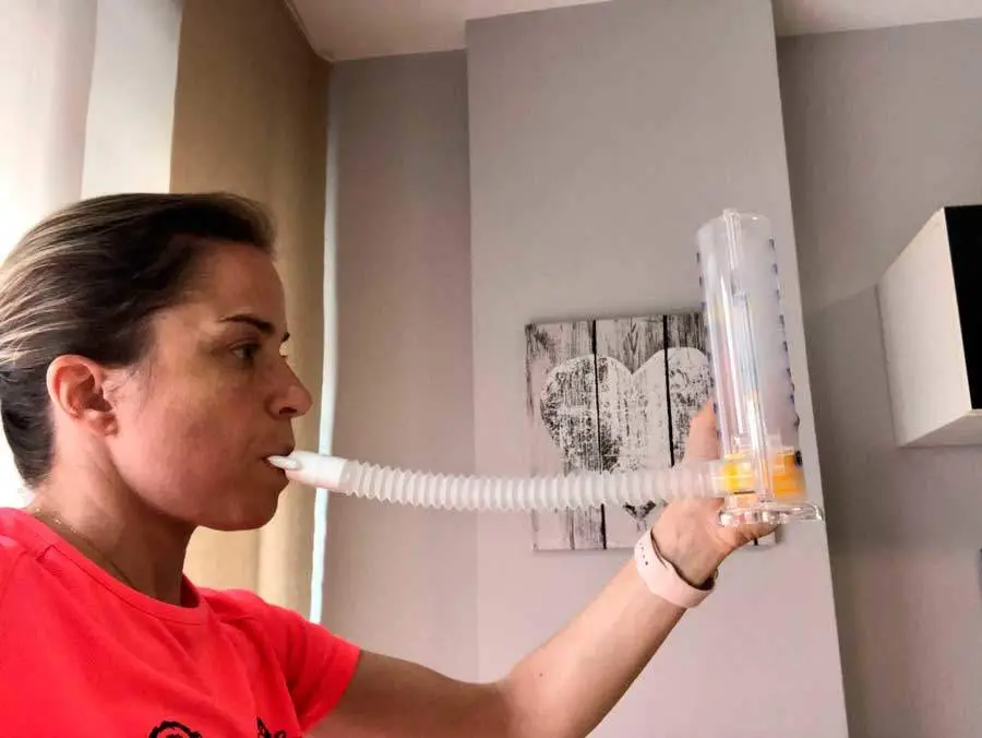 El-mantenimiento-de-la-funcion-pulmonar-es-una-lucha-diaria-en-los-pacientes-de-FQ-que-esperan-el-momento-de-su-vacunacion-Miriam-Aguilar-presidenta-FQCyL