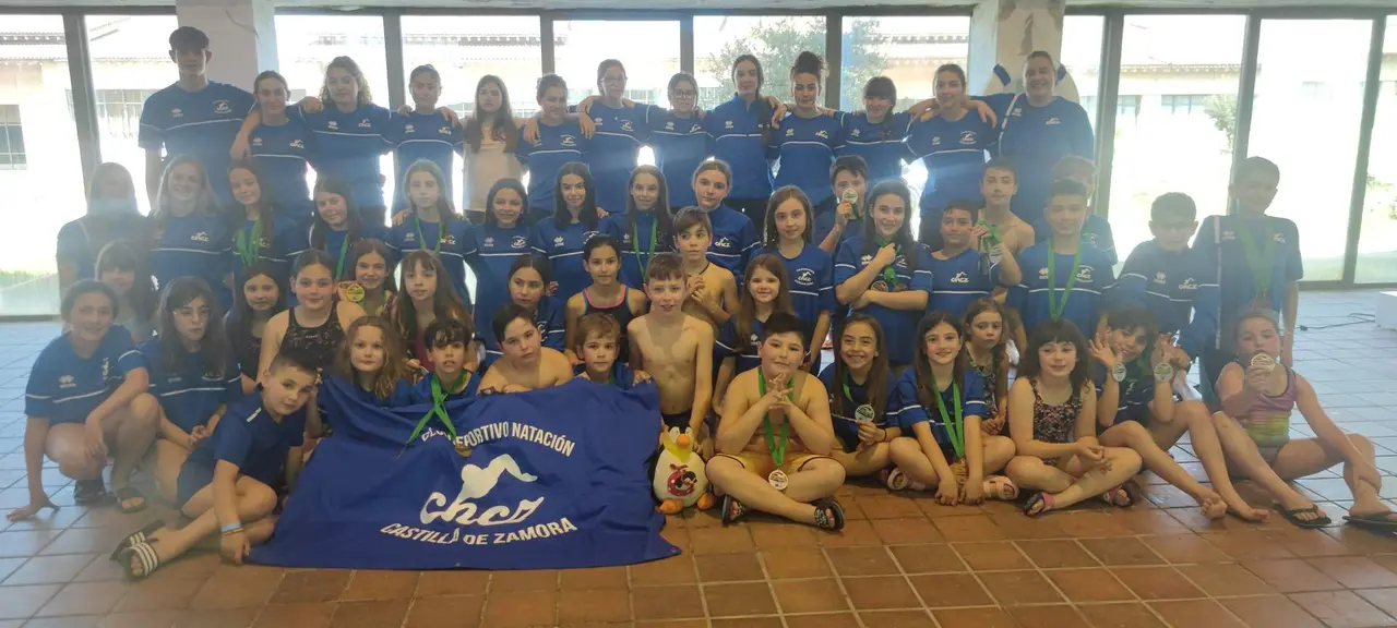 Deportistas del Club Natación Castilla Zamora en el Campeonato Ciudad de Ávila