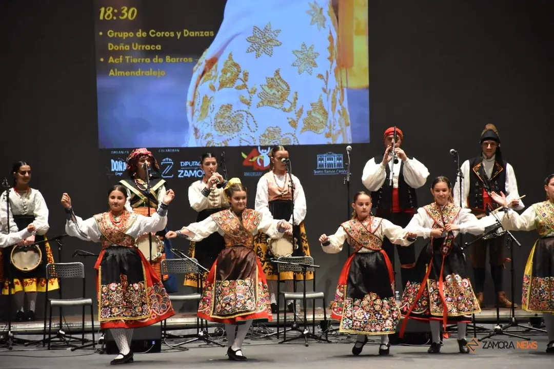 XI Festival infantil Doña Urraca en el Ramos Carrión