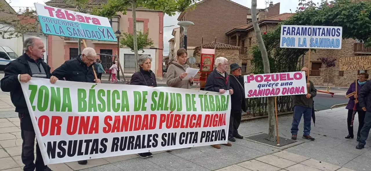 Protesta de la Plataforma por una Sanidad Pública Digna de la Zona Básica de Salud de Tábara