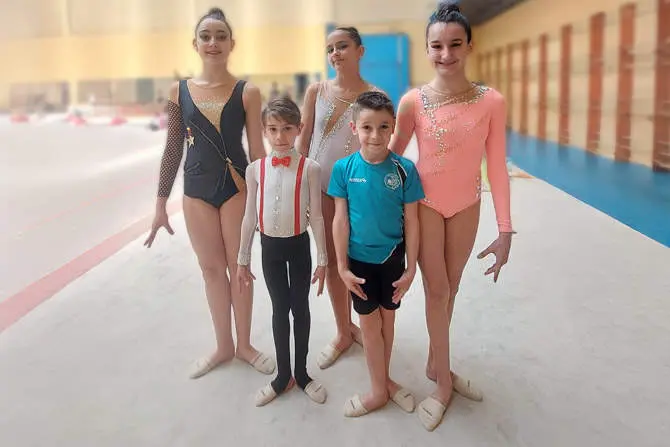 Jorge Barrio junto al resto del equipo de Rítmica Benavente brilló en el V Torneo Summer Rítmica Valladolid
