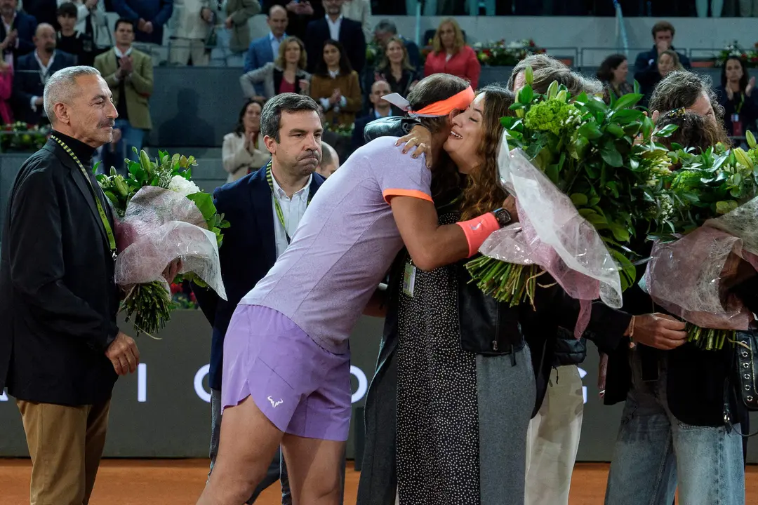 Sentido homenaje en el Mutua Madrid Open a la familia de Sergio Delgado. Fotografía: MMO