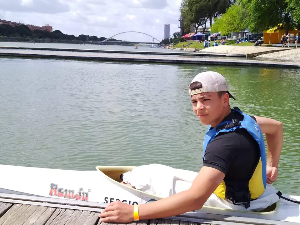 El palista infantil del Fluvial de Villaralbo, Sergio Carrillo Hidalgo