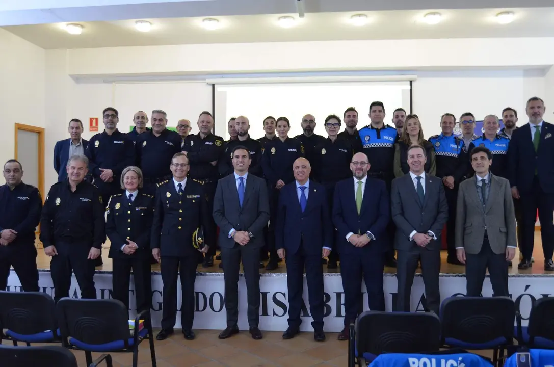 Foto de grupo con las autoridades I