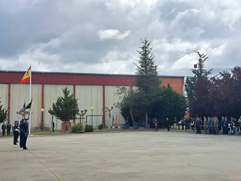 Burganes de Valverde izado de Bandera. IMAGEN CEDIDA