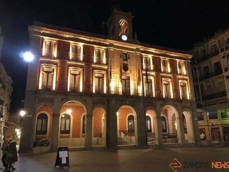 ayuntamiento luz amarilla
