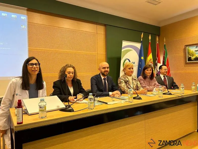 entrega del Certificado de Calidad a la Unidad de Atención Integral de la Enfermedad Inflamatoria Intestinal del Servicio de Digestivo del Complejo Asistencial de Zamora