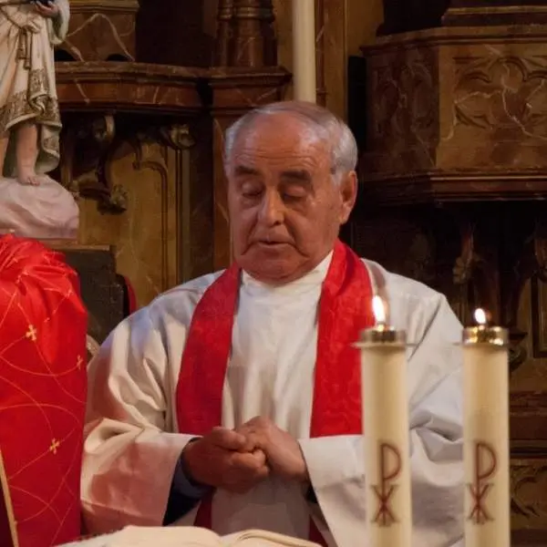 sacerdote Agustín Rodrigo