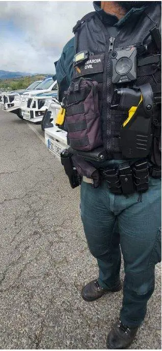 La Guardia Civil de CyL con las nuevas pistolas eléctricas uncapacitantes Táser