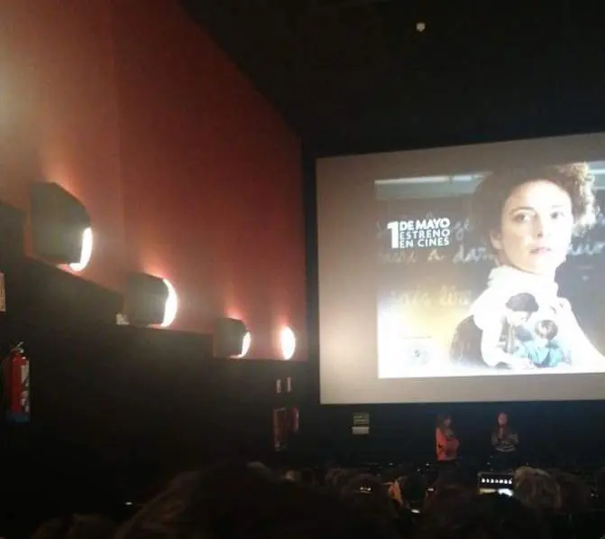Captura del coloquio posterior a la proyección de la película de María Montessori