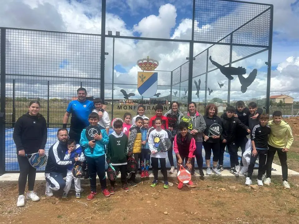 inauguración Pistas pádel en Monfarracinos