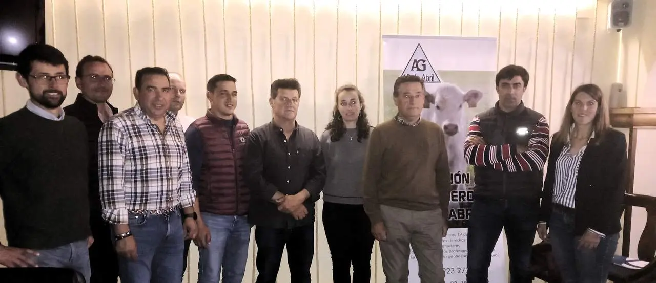 Nueva Junta Directiva de la Asociación de Ganaderos 19 de Abril. imagen de archivo
