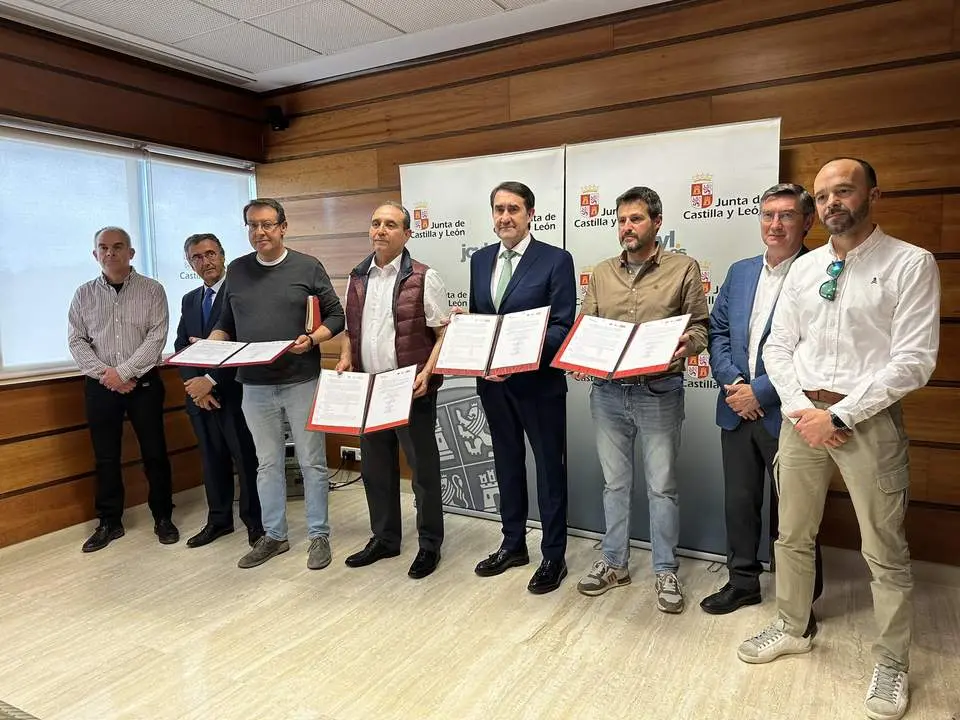 Firma acuerdo Agentes Mediambiente 2024