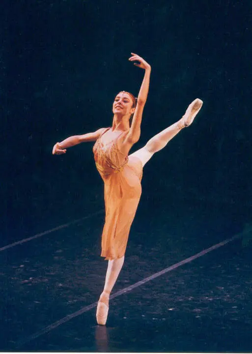 Marta durante una de sus actuaciones como bailarina profesional. Fotografía: CEDIDA