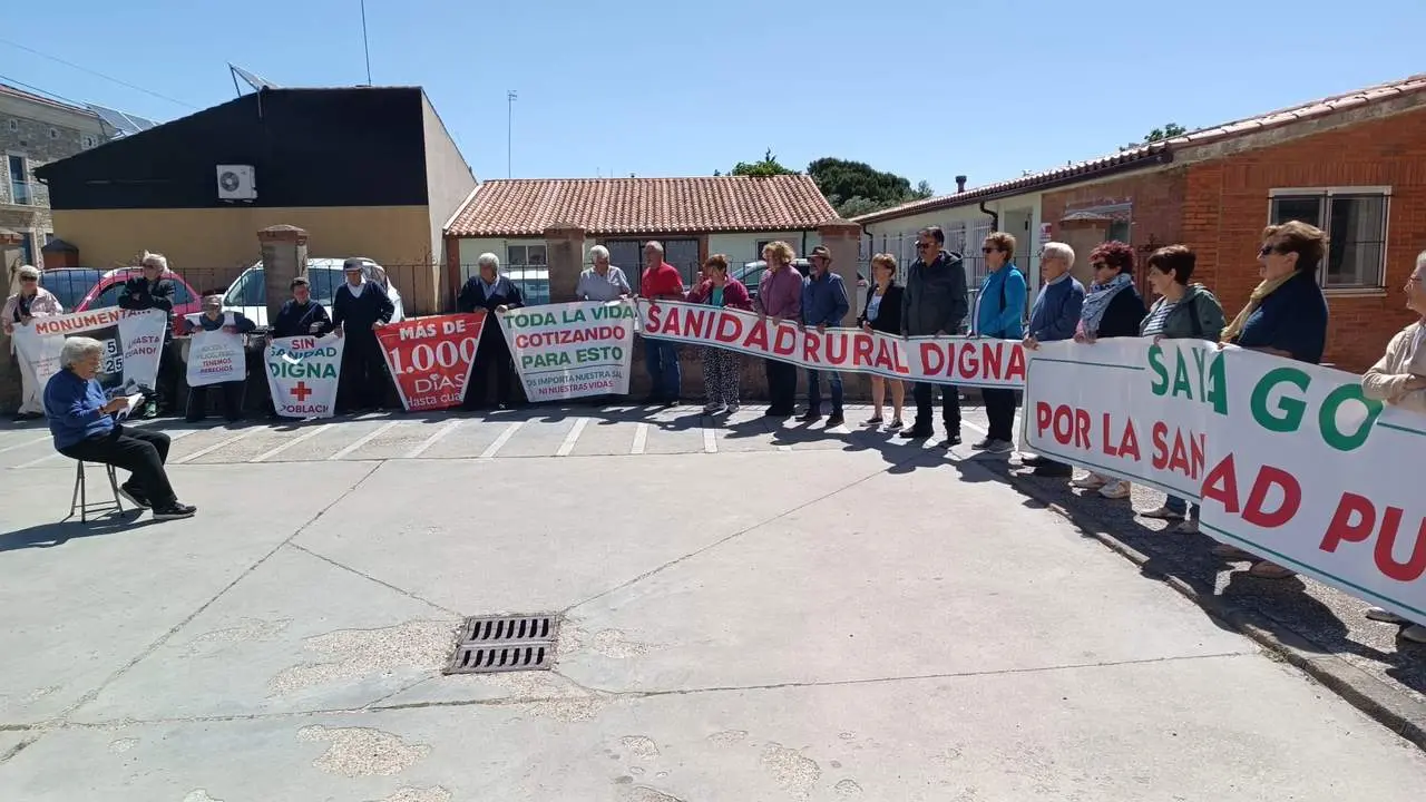 Concentración número 138 de la Plataforma en Defensa de la Sanidad Pública de Sayago. Fotografía: CEDIDA