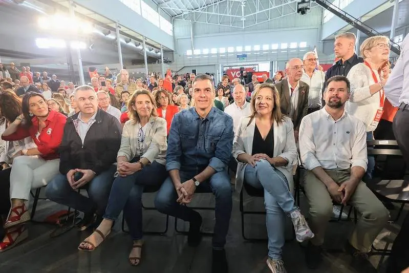 Multitudinario acto electoral en la Feria de Muestras de Valladolid con motivo del 9N. Fotografía: PSOECYL