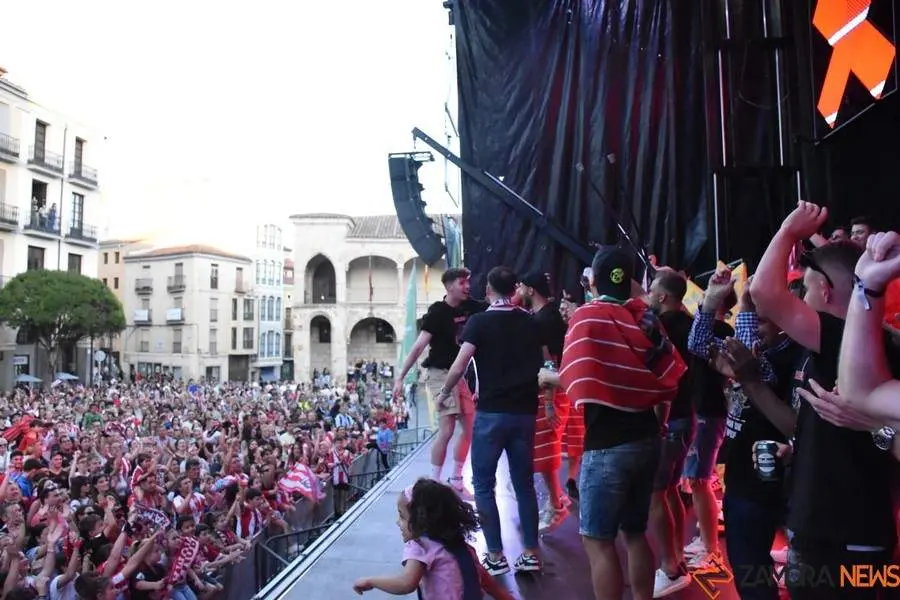 Zamora CF celebra el ascenso _56