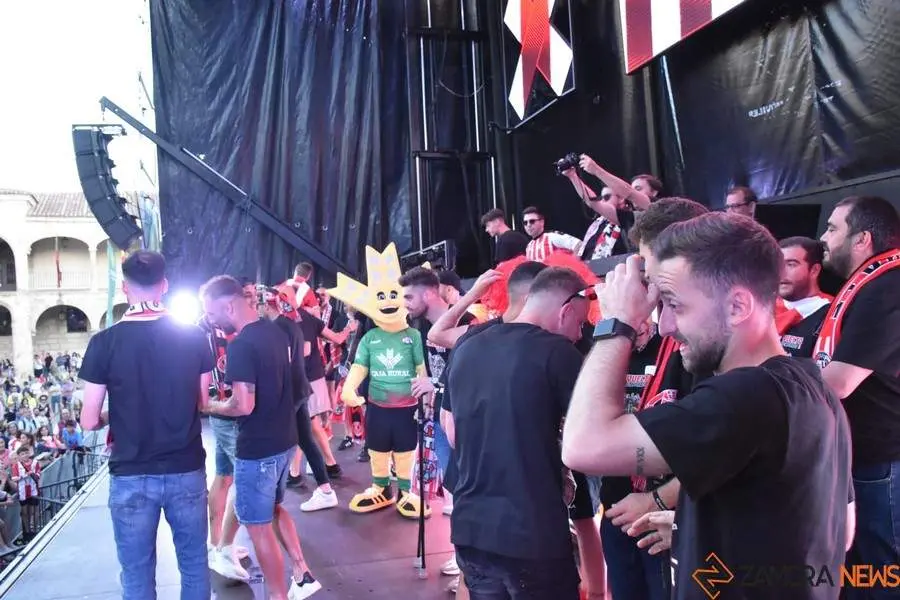 Zamora CF celebra el ascenso _64