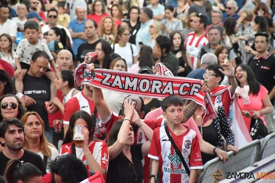 Zamora CF celebra el ascenso _76