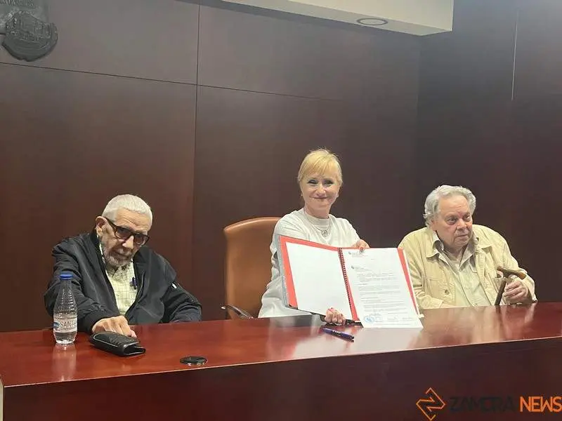 entrega del comodato del Archivo de la Asociación Aceña Cultural