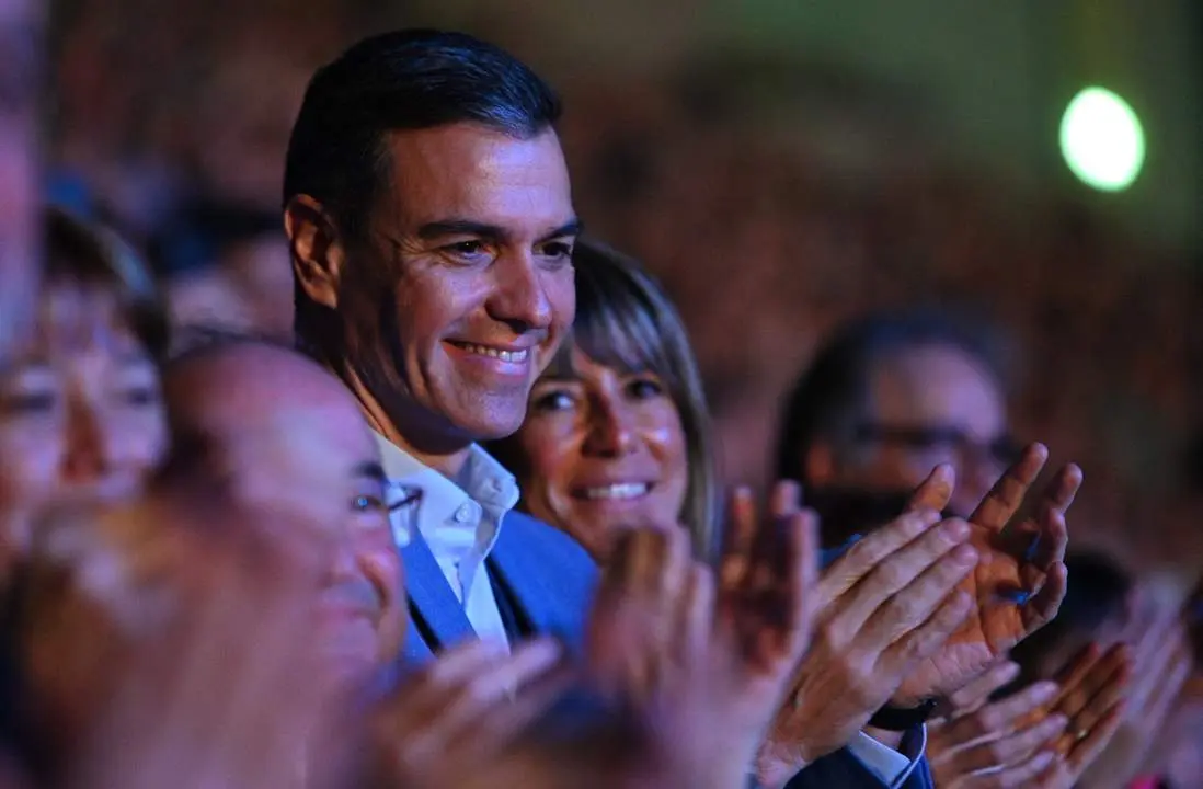Pedro Sánchez y Begoña Gómez durante un concierto. Fotografía: @sanchezcastejon