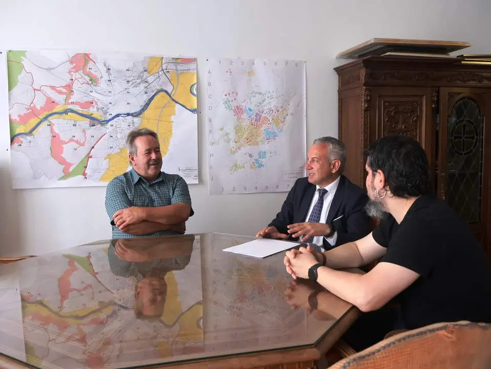 Francisco Guarido y el Delegado del Gobierno en CyL