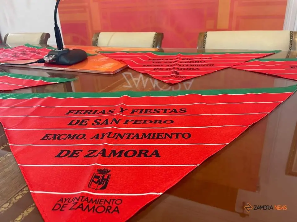 Pañoleta oficial de las Fiestas de San Pedro