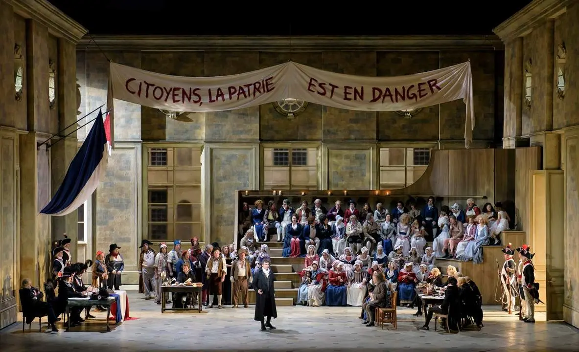 ANDREA CHENIER _ROH, 
Directer; David McVicar,
Andrea Chénier; Jonas Kaufmann,
Maddalena de Coigny; Eva-Maria Westbroek,
Carlo Gérar; Željko Lučić,
Bersi; Denyce Graves,
Madelon; Elena Zilio,
Contessa de Coigny; Rosalind Plowright,
Roucher; Roland Wood,
Pietro Fléville; Peter Coleman-Wright,
Fouquier Tinville; Eddie Wade,
Mathieu; Adrian Clarke,
Un incredibile; Carlo Bosi,
Abbé; Peter Hoare,
Major Domo; Dominic Barrand,
Dumas; Yuriy Yurchuk,
Schmidt; Jeremy White