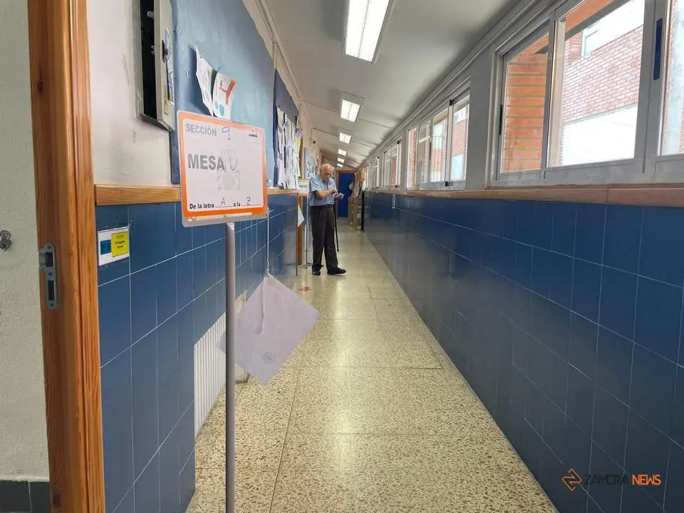 Colegio de votación de La Candelaria en Zamora