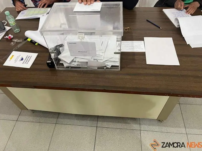 mesa electoral Santibáñez de Tera _3