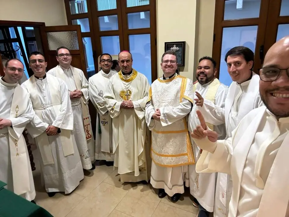 encuentro del Obispo de Astorga con el clero joven