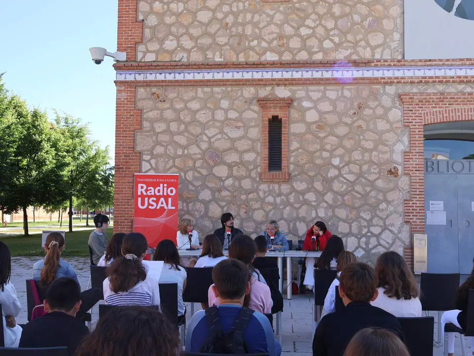 Concejalas del Ayuntamiento participan en el programa de Radio USAL, retransmitido por primera vez desde el Campus Viriato