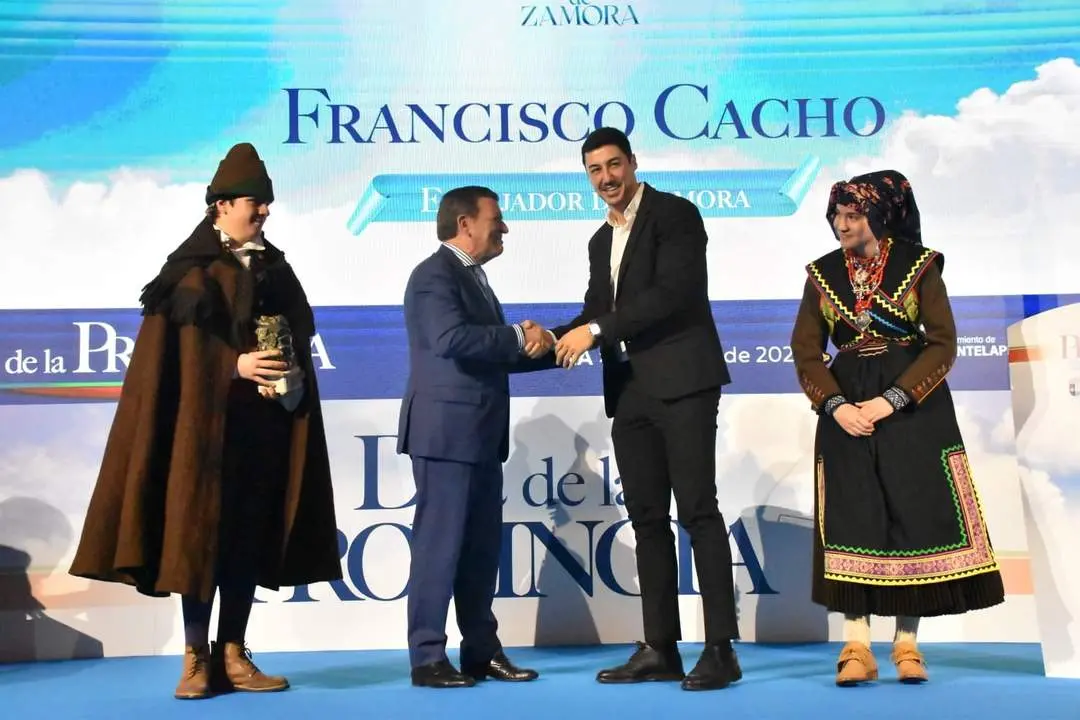 Francisco Cacho tras recibir el premio Embajador de Zamora Tierras de Zamora