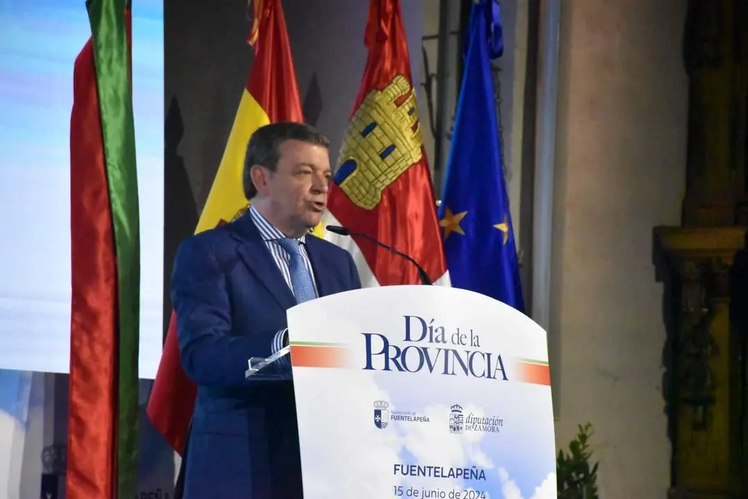El consejero de la Presidencia, Luis Miguel González Gago, ha participado en el acto de celebración del Día de la Provincia de Zamora, en la localidad de Fuentelapeña
