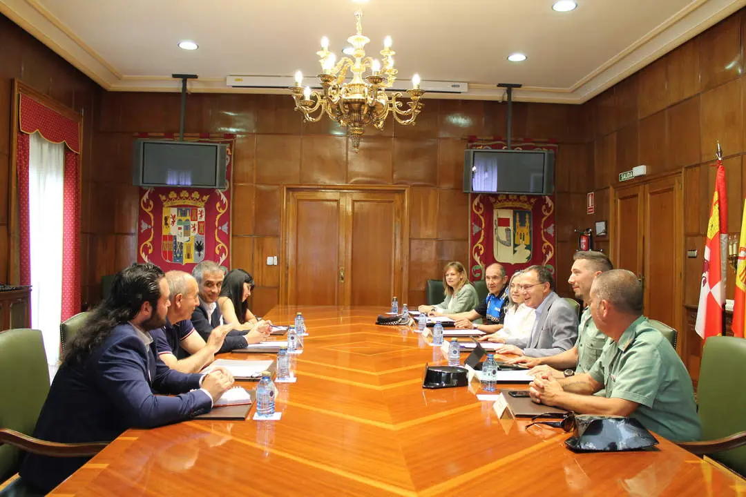 Ángel Blanco copreside la Junta Local de Seguridad de Toro para coordinar el dispositivo de seguridad de VinToro