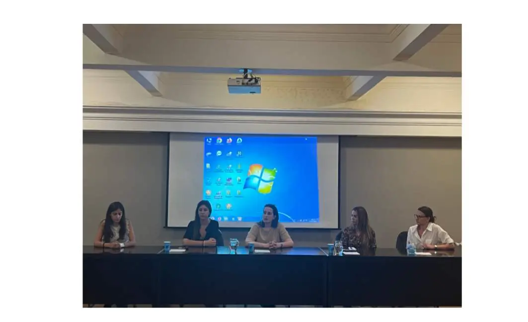mesa redonda colegio de médicos
