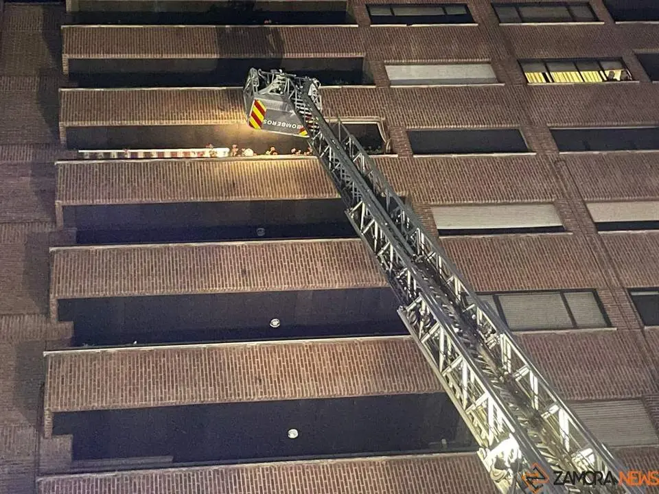 bomberos toldo en Victor Gallego _2