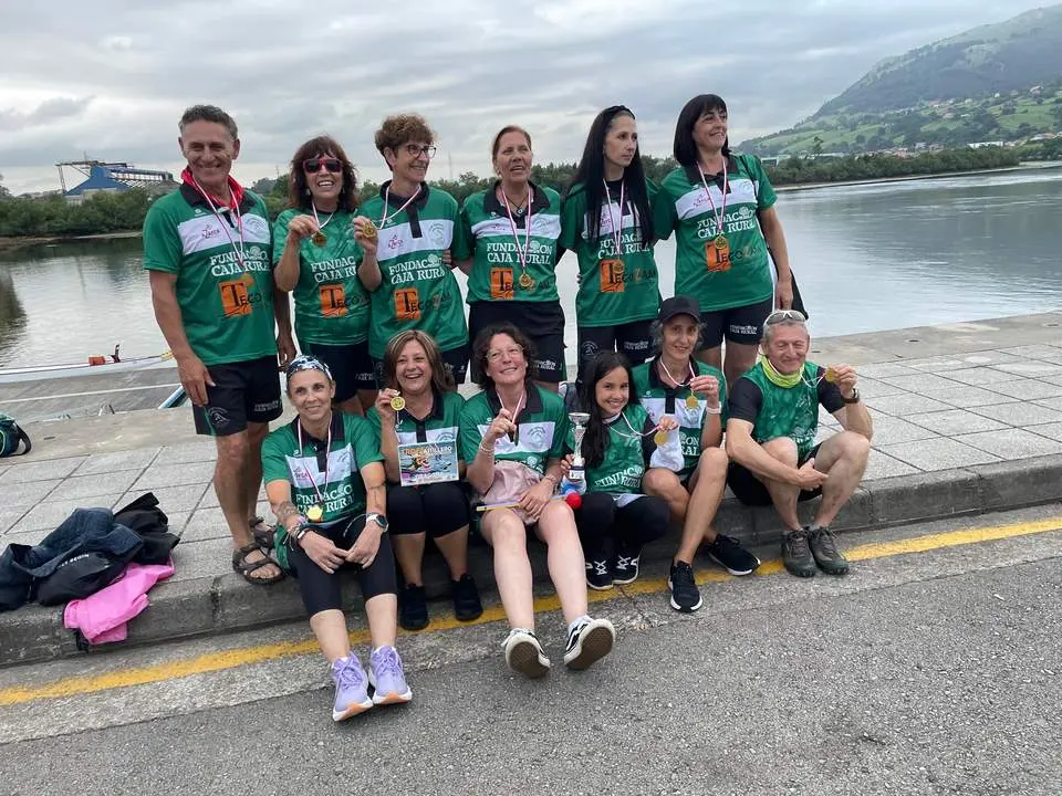 El equipo AZAYCA del Barco Dragón suma un nuevo metal en el Trofeo Astillero