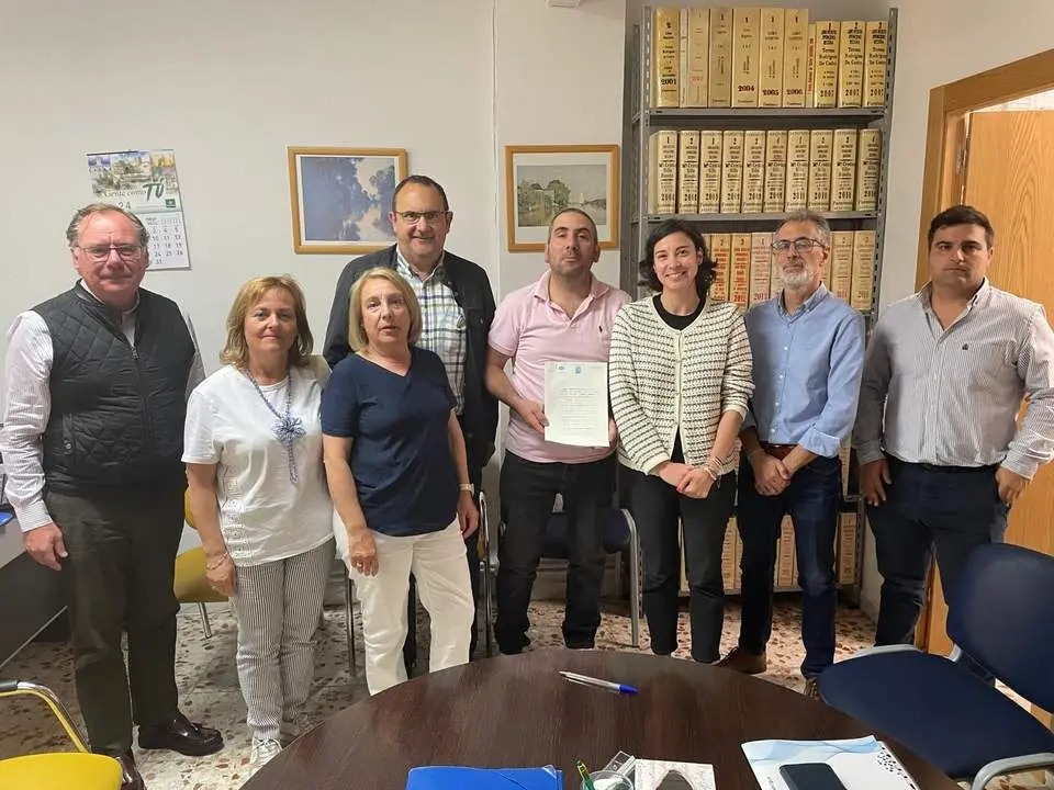 Foto Constitución ante notario de la Cooperativa Energética El Pego