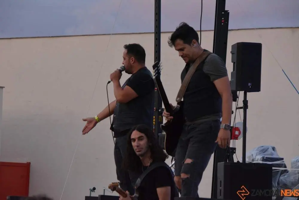  radiohéroes, la Guardia y Celtas Cortos_126