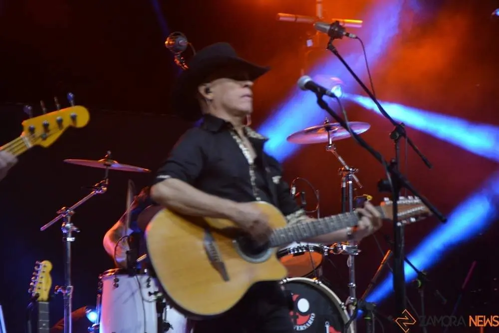  radiohéroes, la Guardia y Celtas Cortos_80